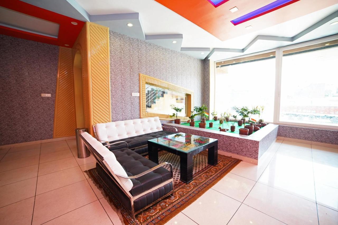 Oyo 39539 Hotel Vansh & Restaurant Kashipur Exterior foto